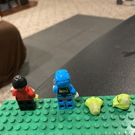 Lego Space Alien Conquest Reporter Minifigure 7065 Alien Defense Fortress Lot