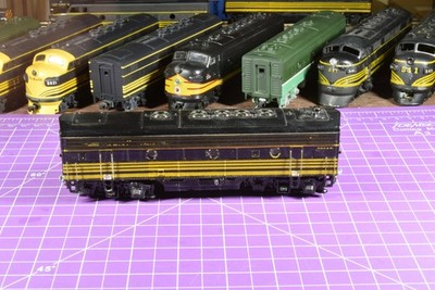 Dummy TrkRdy 5.2 oz DRG&W F series ''B'' unit, cab # ?, die cast couplers