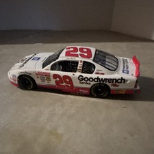 Kevin Harvick 29 GM Goodwrench 2001 Chevy Monte Carlo 1:24 NASCAR Diecast White