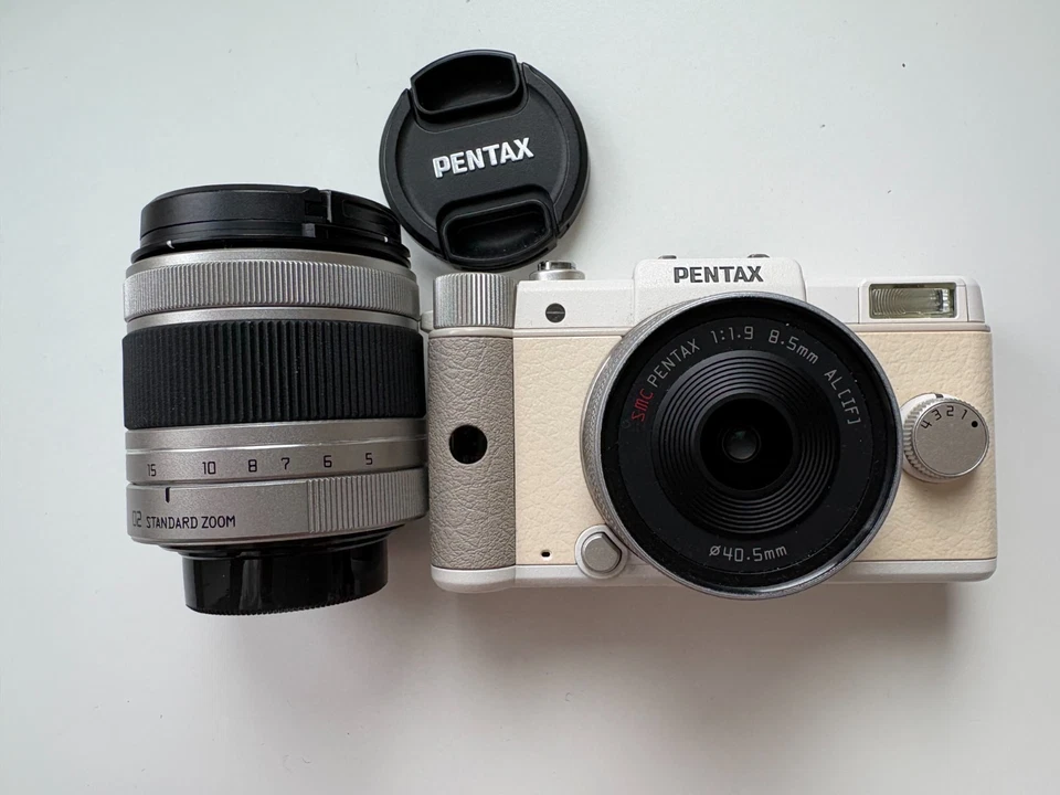 Pentax Q10, Weiß, 12.4 MP, Set mit O1 8.5mm/1.9 und O2 5-15mm/2.8-4.5 - Bild 3 von 4