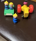 Vintage Fisher Price Little People Lot Of 6 Pieces Sesame Street Roosevelt