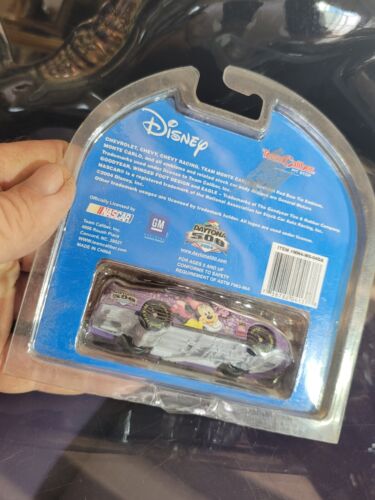 Disney Edizione Limitata Daytona 500 Serie 2004 Minnie Mouse Scala 1:64 Diecast - Foto 5 di 6
