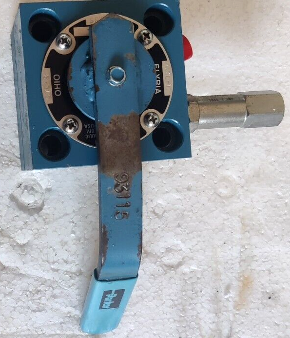 PARKER 331941 HYDRAULIC DIRECTIONAL CONTROL VALVE 93115 CYL1 ELYRIA