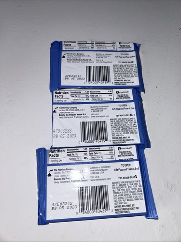 NEW 3 Kit Kat Blueberry Muffin Flavored Creme Wafers FREE WORLDWIDE SHIPPING - Picture 2 of 3