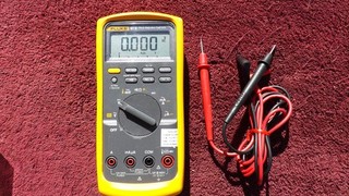 FLUKE 87V NEAR MINT! TRUE RMS INDUSTRIAL MULTIMETER! COSTS $561.99 NEW!