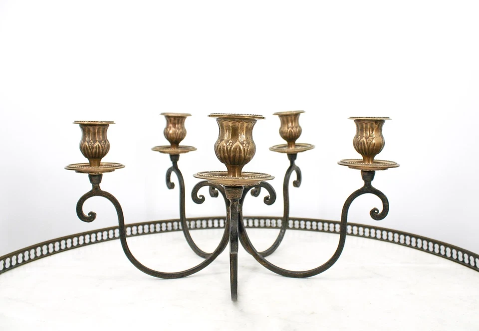 Grand chandelier centre de table en fer forgé et laiton doré - Photo 2/4