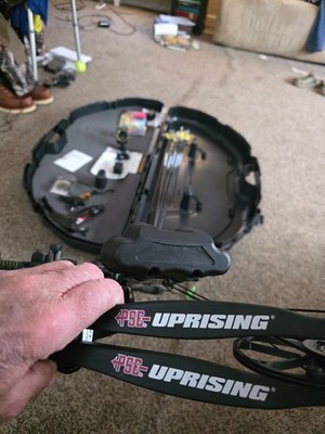 PSE Uprising Compond Bow