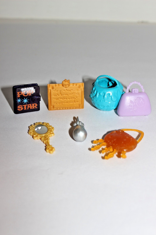 Monster High ACCESSORIES LOT Blue Pumpkin Gold Plaque Purse Mirror Pop Star Book