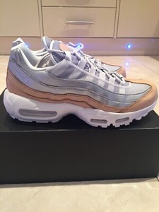 nike air max 95 trainers in silver and beige