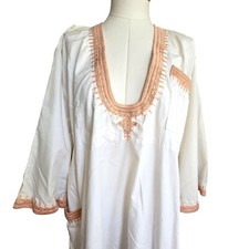 Vintage African White Kaftan With Peach Embroidery V-Neck Bell Sleeves CM2049