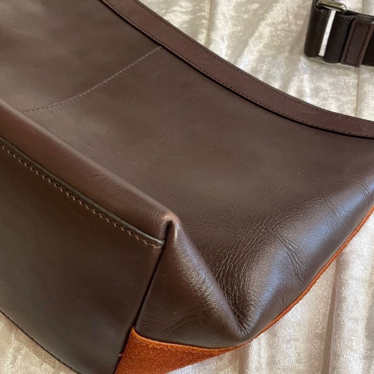 Rare Excellent Condition CHACH COACH Camden Crossbody Bag Transit Suede x Leathe thumbnail 4