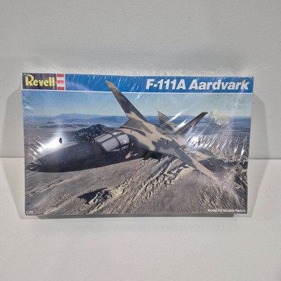 F-111A Aardvark 1/72 スケール【未開封】 Revell 1/72 Scale F-111A Aardvark – Aircraft Model Kit (Factory