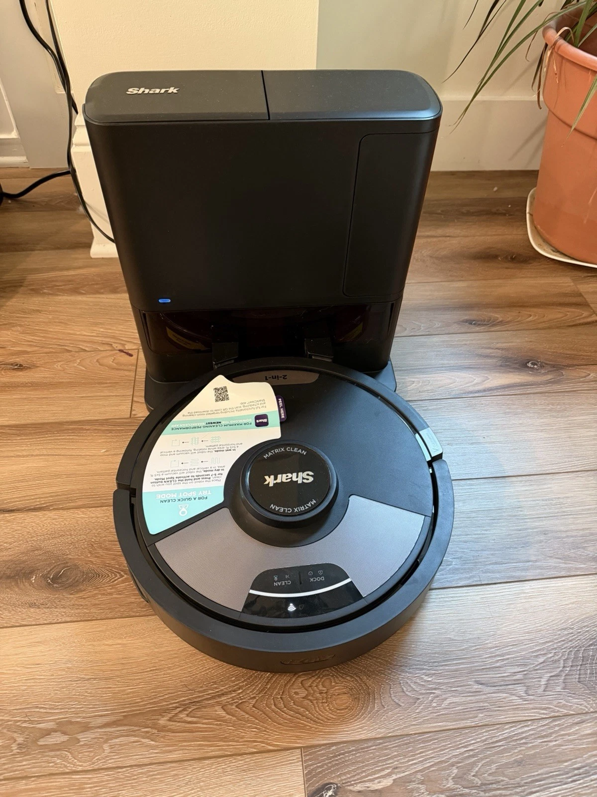 Shark Matrix Plus 2-in-1 Robot Vacuum Mop RV2610WA – For Parts Or Repair