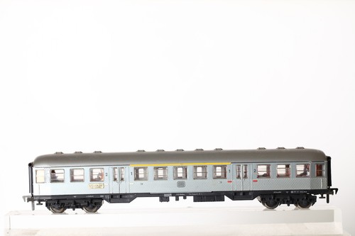 Roco H0 Personenwagen Silber 1./2. Kl. DB 31148  Innenbeleucht. Figuren (352373) | Condition: Gebraucht