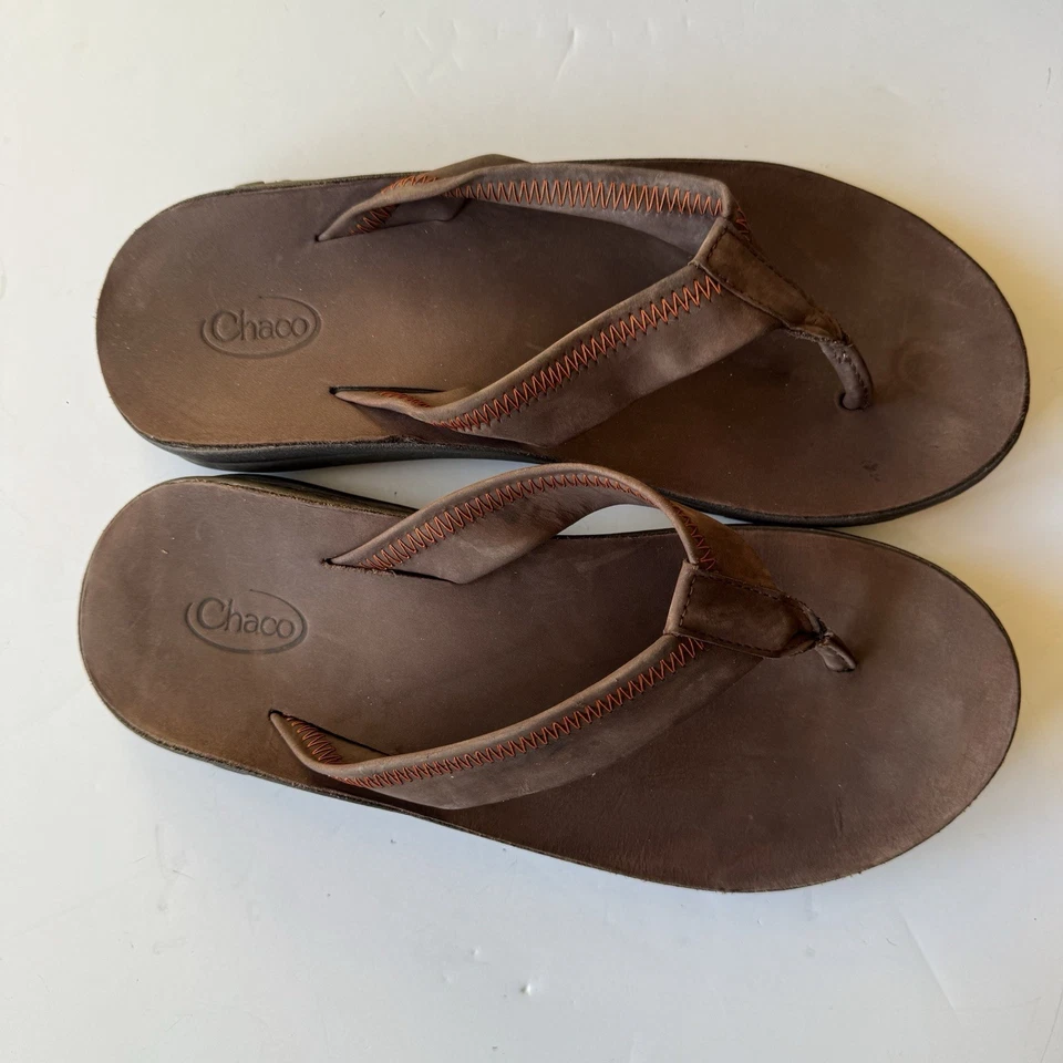 Sandálias Chaco de couro marrom flip flop masculinas de couro marrom tamanho 10 praia em excelente estado usado - Imagem 3 de 4