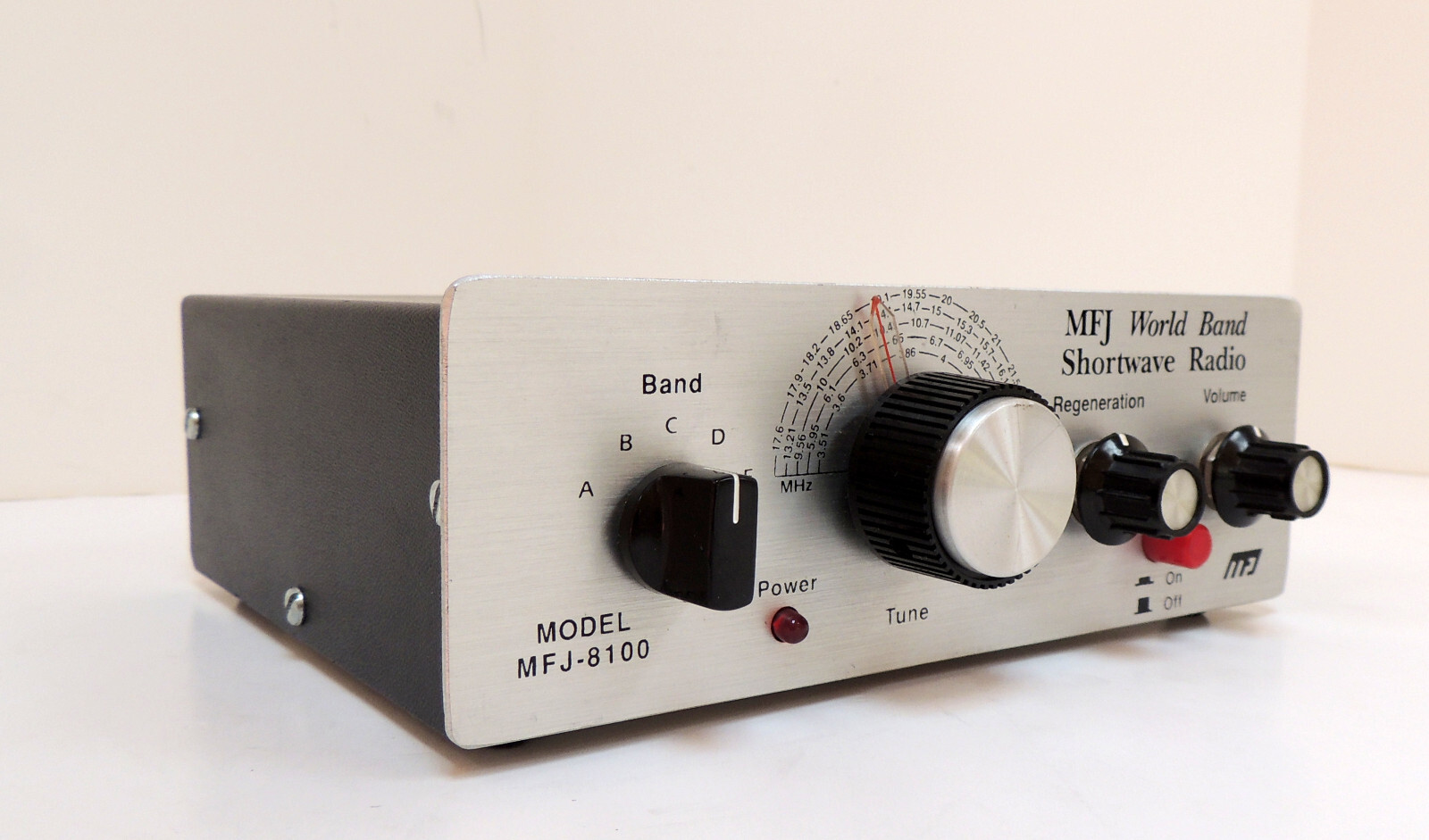 MFJ MODEL 8100 WORLD BAND REGENERATIVE SHORTWAVE RECEIVER | eBay