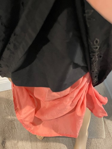 🖤 VINTAGE FRENCH CONNECTION BLACK SILK PENCIL SKIRT 🖤
Romantic Academia - Picture 4 of 7