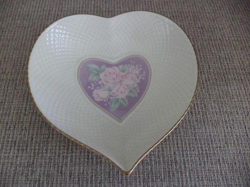 Vintage Mikasa Narumi Japan 82012 Ivory Bone China Handpainted Heart Shaped Dish - Picture 2 of 7