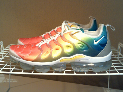 NIKE AIR VAPORMAX PLUS 