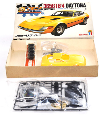 Vintage Ikko Mokkei Ferrari 365 GTB/4 Daytona 1/32 Scale Wind-Up Model Kit Rare