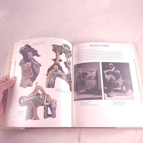Ceramic Figures: A Directory of Artists by Flynn, Michael - HC DJ- 2002 - Picture 11 of 23