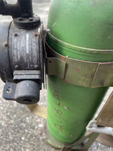 1960's USAF Aircraft Oxygen System W/ Regulator & Cylinder, Pilot, Crew - Picture 3 of 4