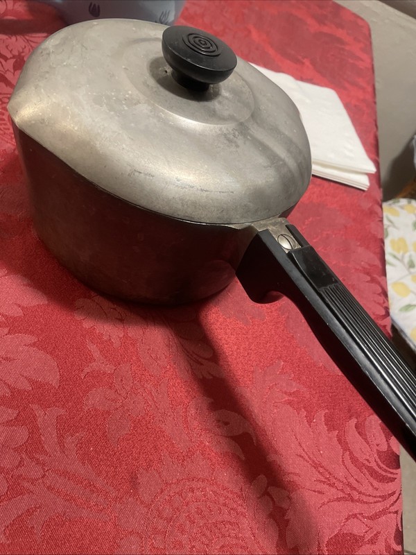 Wagner Ware Sidney-O- Magnalite 3 Qt Sauce Pan #4683-P  W/ Lid VINTAGE