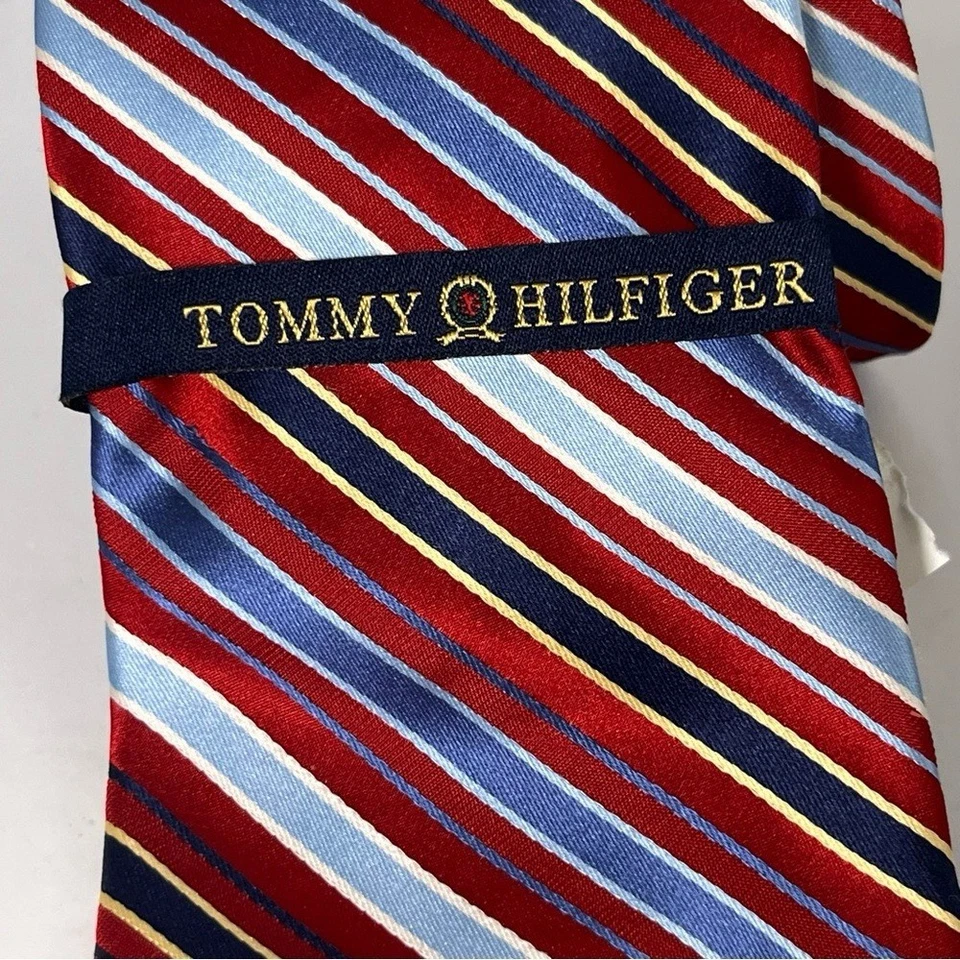 Corbata de seda Tommy Hilfiger a rayas y pata de gallo roja azul marino azul claro plateada nueva con etiquetas Foto 2 de 4
