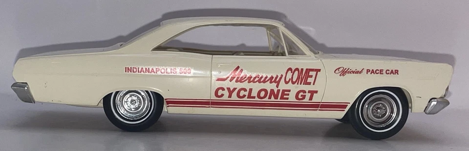 AMT 1966 Mercury COMET Cyclone Pace Car Promo 1/25 White XLNT+ w/Repro Decals - Image 2 of 4