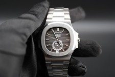 Patek Philippe 5726/1A-001 Nautilus Annual Calendar Moon Phase Box & Papers 2016 8