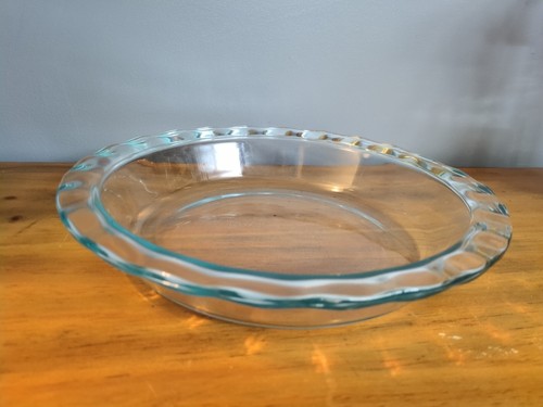 Pyrex C209 9.5” Clear Pie Plate Baking Dish, Fluted Scalloped Edge, 2” Deep, USA - Picture 5 of 14