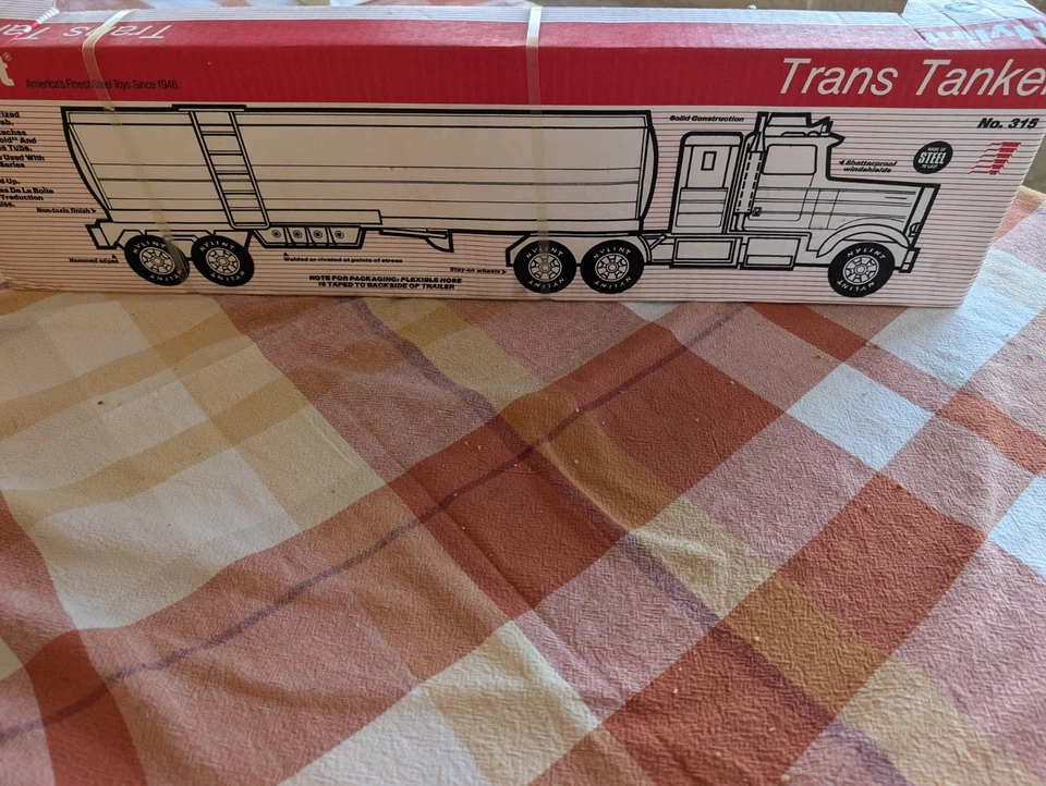 BNIB NYLINT Bandag Trans Tanker Truck Freightliner Authorized Conventional Cab - Image 3 of 4