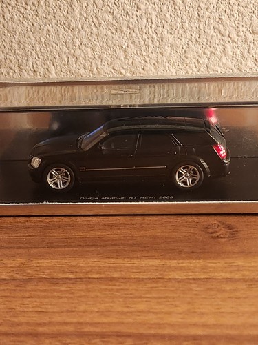 Spark 1:43 Dodge Magnum RT HEMI 2005 Diecast Model Car Black – Minimax S0632 - Picture 2 of 6