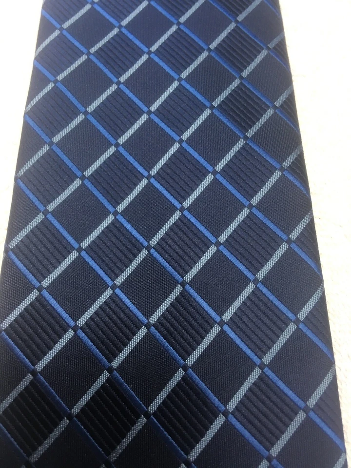 VAN HEUSEN CORBATA HOMBRE AZUL MARINO CON TONOS DE AZUL 3,75 X 60  Foto 3 de 4
