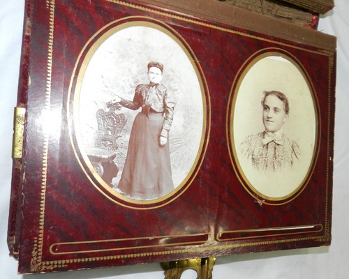 Album fotografico vintage con 66 fotografie/ritratti in stile famiglia - Foto 10 di 13