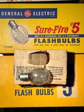 Vintage lot of Press 5 and Press 25 clear flash Bulbs. 27 items total.