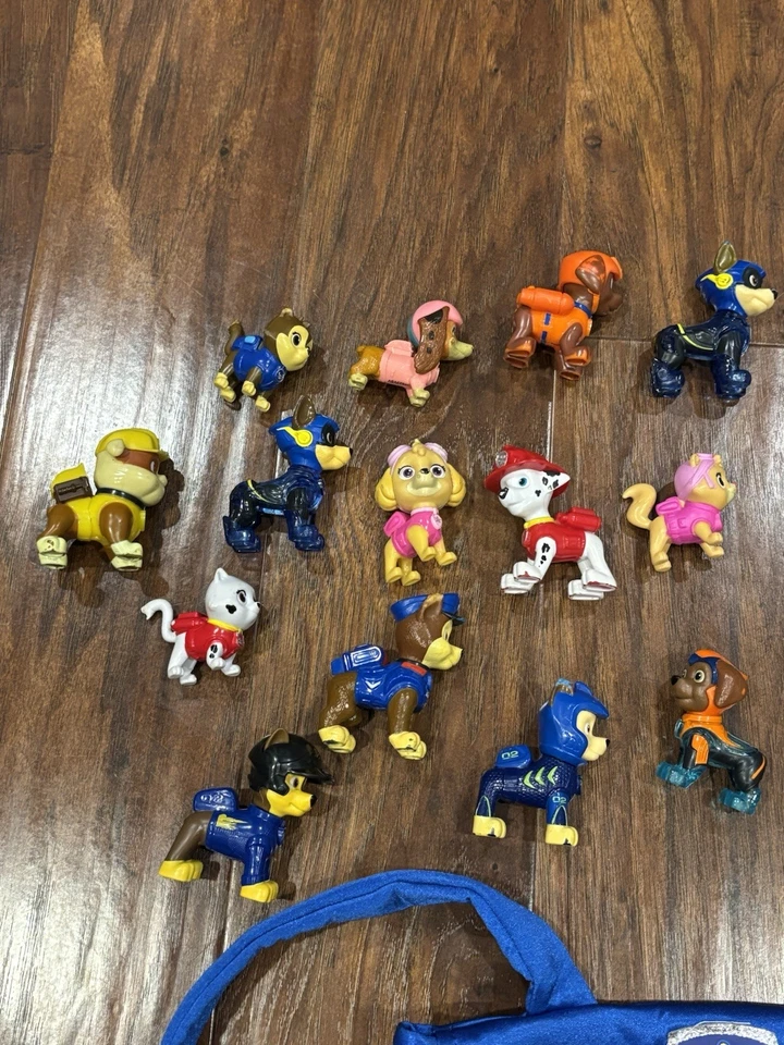 Lote de 42 piezas de figuras de acción vehículos Paw Patrol Toys Foto 2 de 4