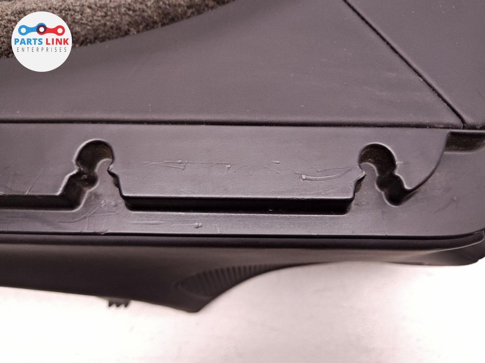 2016-20 BENTLEY BENTAYGA REAR RIGHT TRUNK TRIM QUARTER COVER SIDE PANEL 636