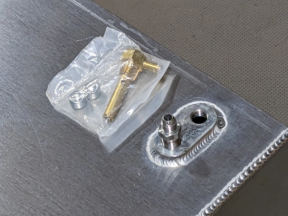 Camión Chevy 3100 1955-59 1/2 tonelada 15 galones aluminio tanque gasolina plataforma llenado Foto 3 de 4