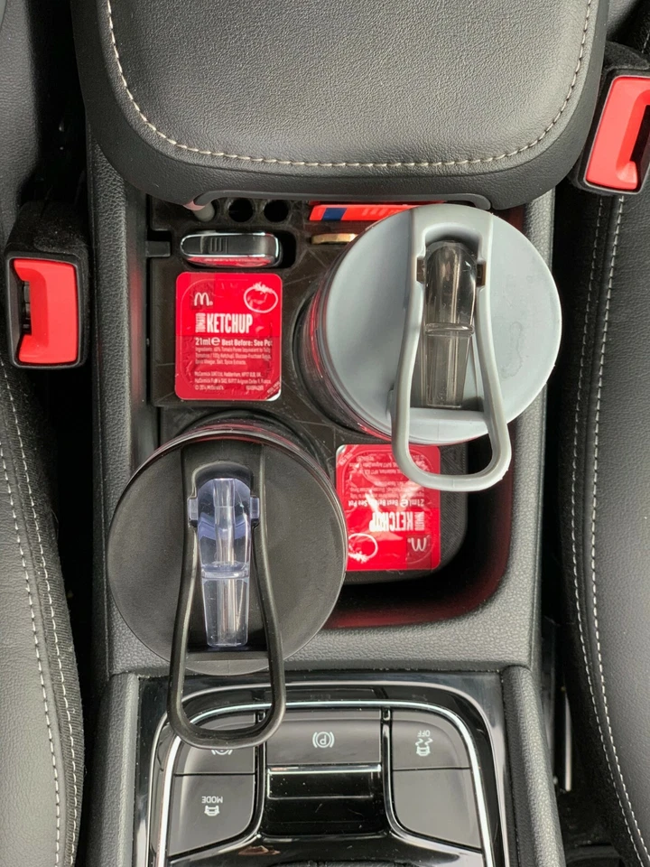 Soporte para vasos Skoda Kodiaq o Karoq (diseño de botella grande) Foto 4 de 4