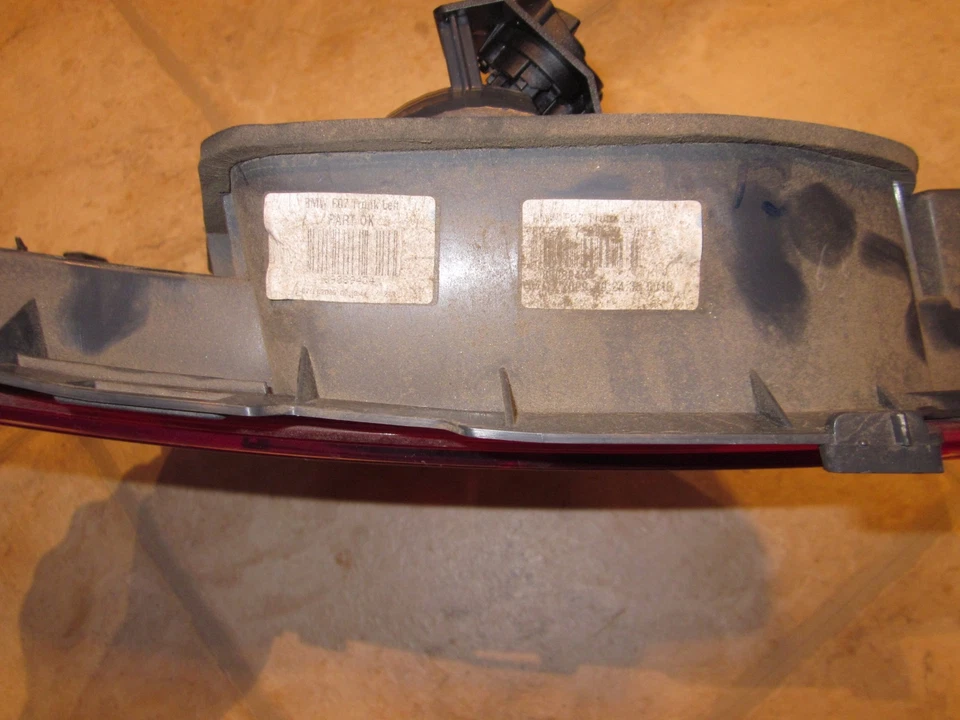 Luz de freno trasera izquierda interior OEM 63217199637 BMW F07 550i 535ix GT 10-16 Foto 4 de 4