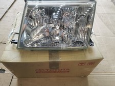 TOYOTA LAND CRUISER HEADLIGHT NEW OEM KOITO 81050-60061   LH 1998 - 2007