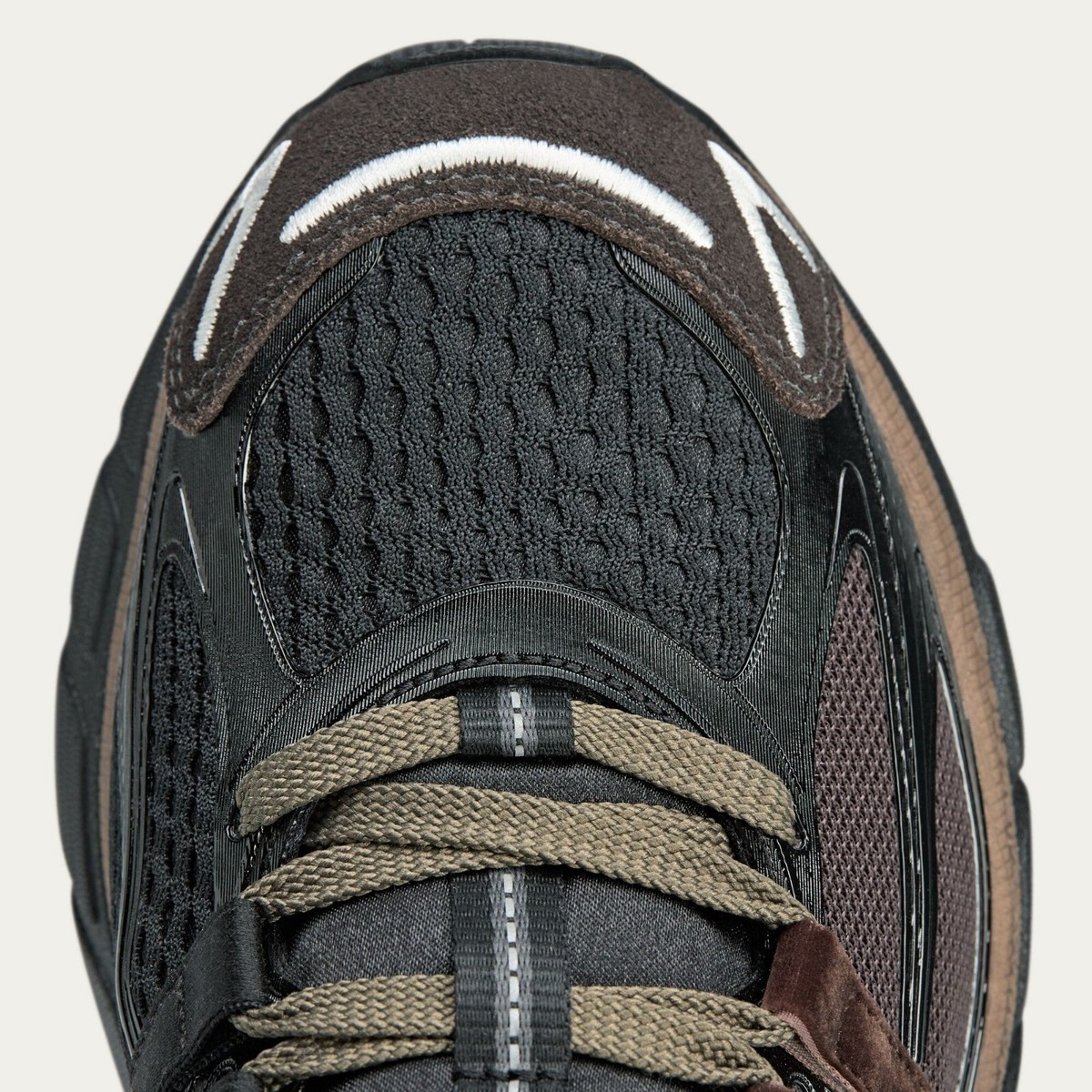 Song for the Mute adidas Adistar Cushion Core Black Dark Song for the Mute adidas Adistar Cushion Core Black Dark