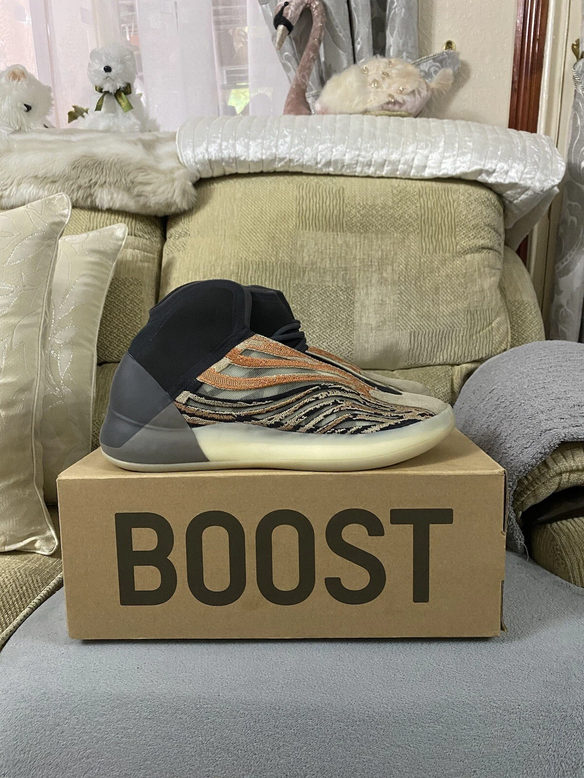 Scarpe da ginnastica Adidas Yeezy QNTM Flash arancione nuove con scatola taglia 11 5 UK GW5314