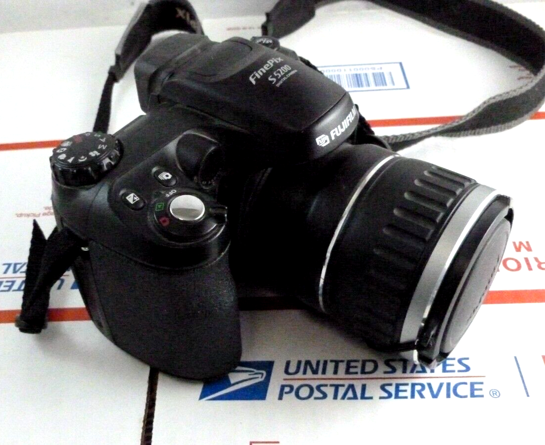 FujiFilm FinePix S Series S5200 Digital Camera 5.1MP 10x Optical