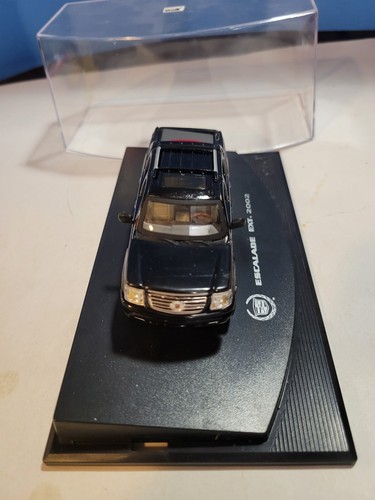 Anson 2002 Cadillac Escalade EXT. 1:34 Scale Diecast - Picture 4 of 7