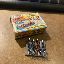 Vintage New Pack MERIT OO HO Gauge CYCLES & STAND 5055 Station Accessories