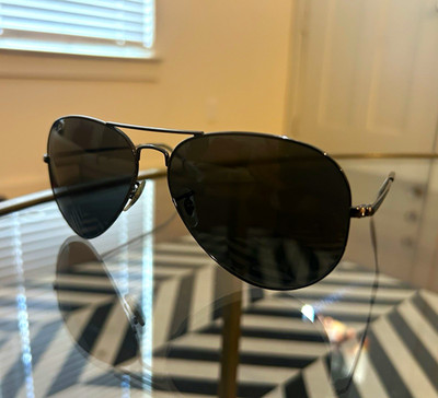 Ray-Ban Men s black Aviator Sunglasses with metal frame 62-14mm
