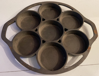 Vintage Cast iron biscuit pan U.S.A. lodge #762 AS IS FOUND RESTORATION!