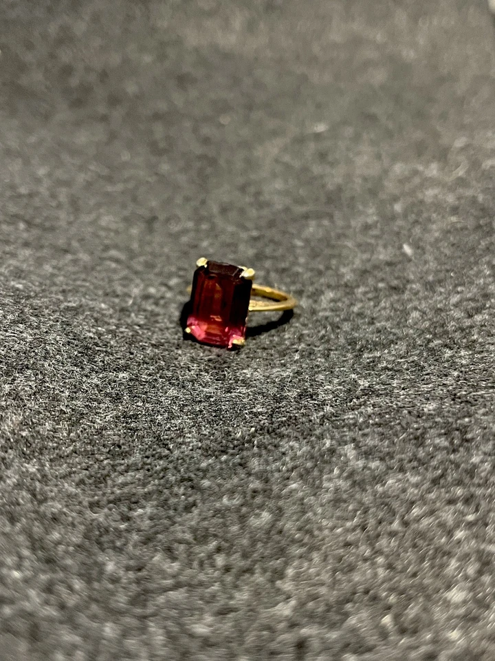 Vintage Women’s Emerald Cut Amethyst 14K Gold Ring - Size 6 - Image 2 of 4